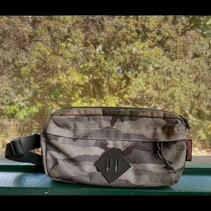 JANSPORT Camo Men's Adjustable Strap Fanny Pack